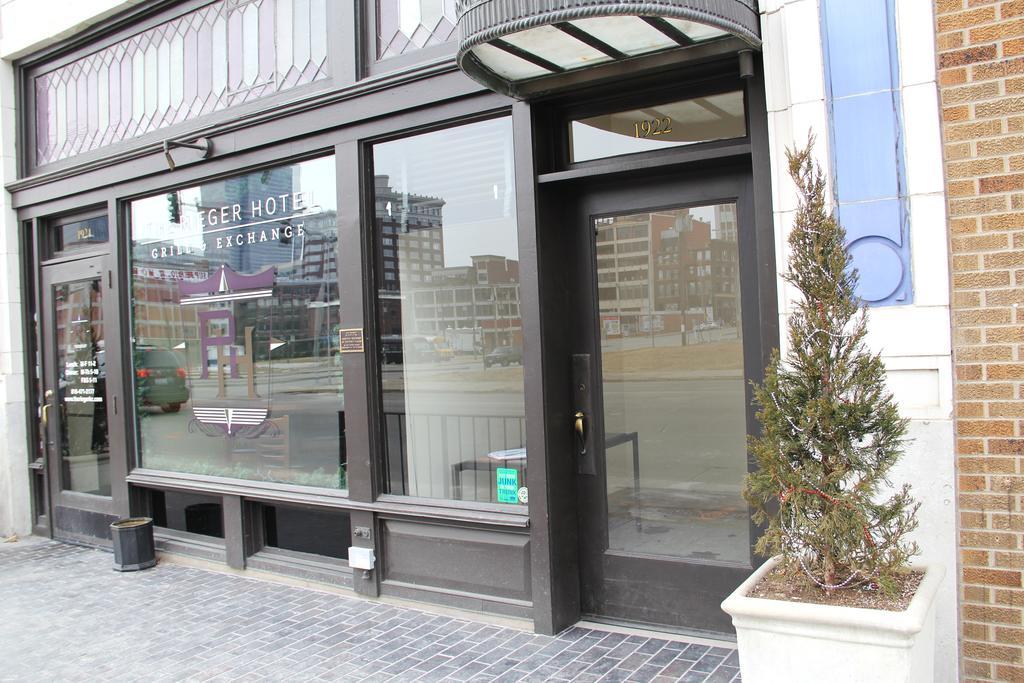 The Rieger Hotel Канзас Сити Стая снимка